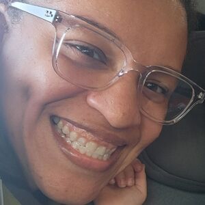 Meet your Posher, Stephany
